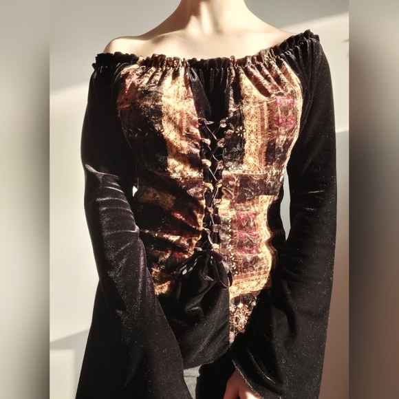 OFF THE SHOULDERS VELOUR TOP ♡ - Picture 3 of 6